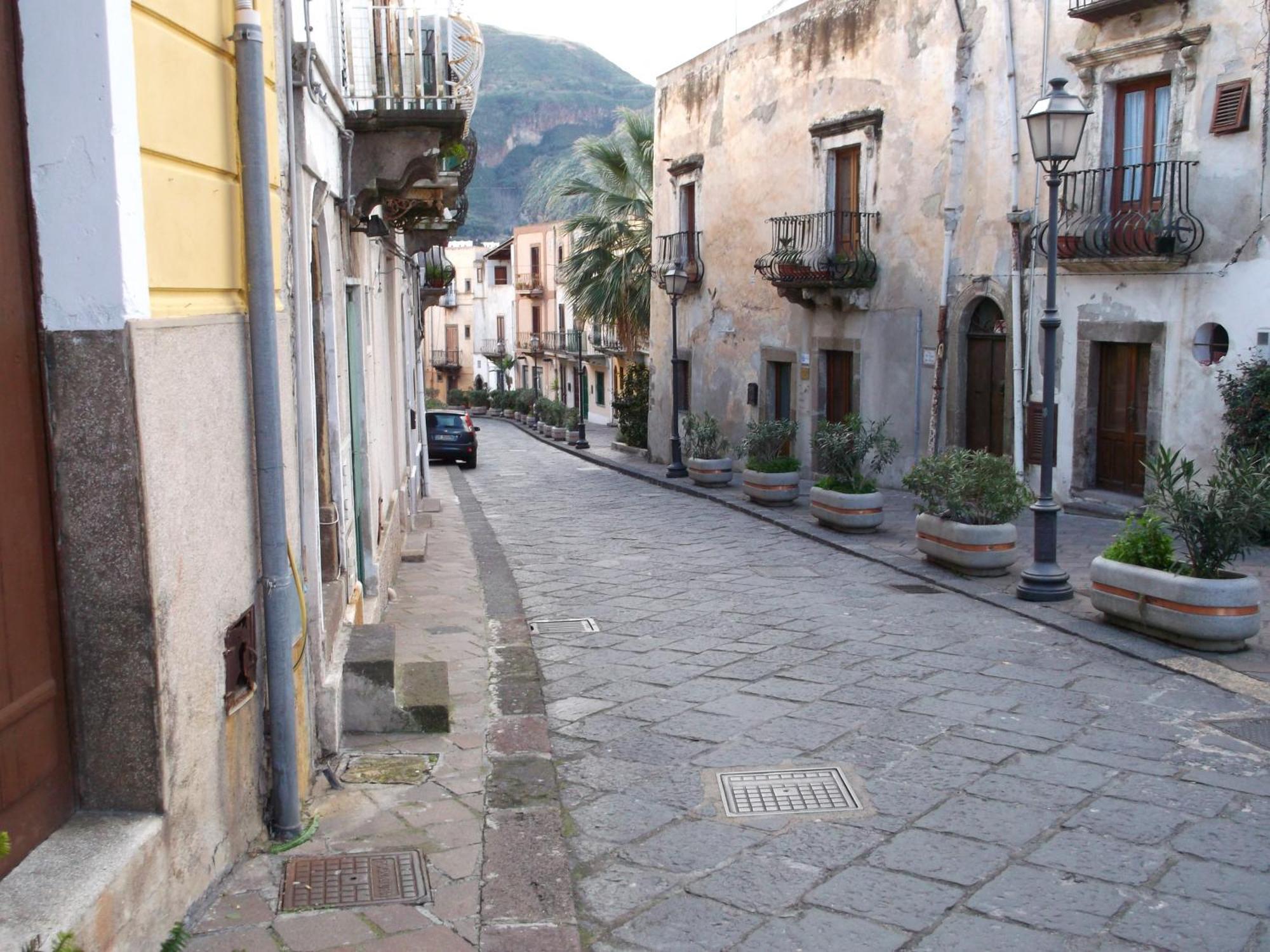 Via Giuseppe Garibaldi 115 Villa Lipari  Bagian luar foto